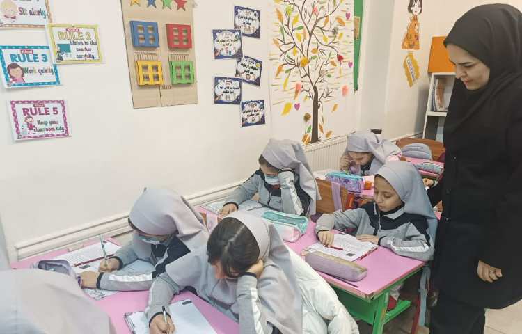 نظارت بر نحوه برگزاری آزمون مدادرنگی 1 3