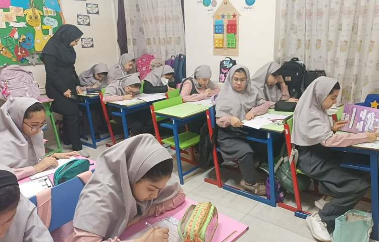 نظارت بر نحوه برگزاری آزمون مدادرنگی 1 3