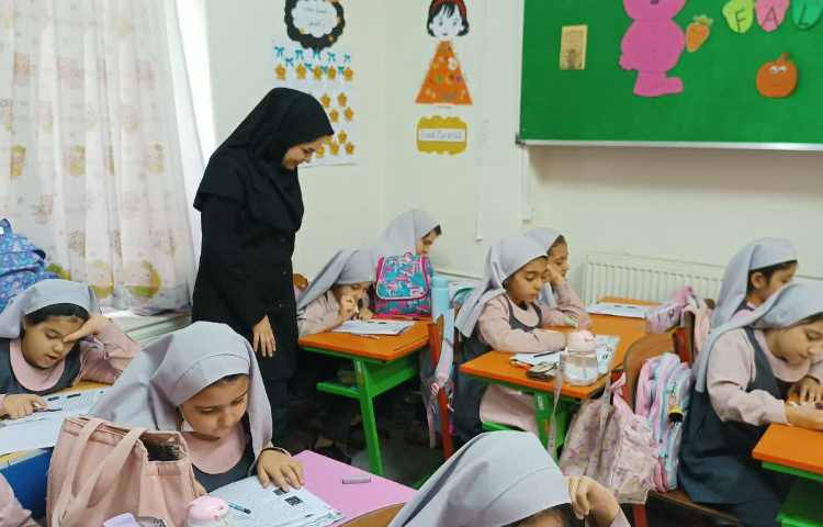 نظارت بر نحوه برگزاری آزمون مدادرنگی 1 5