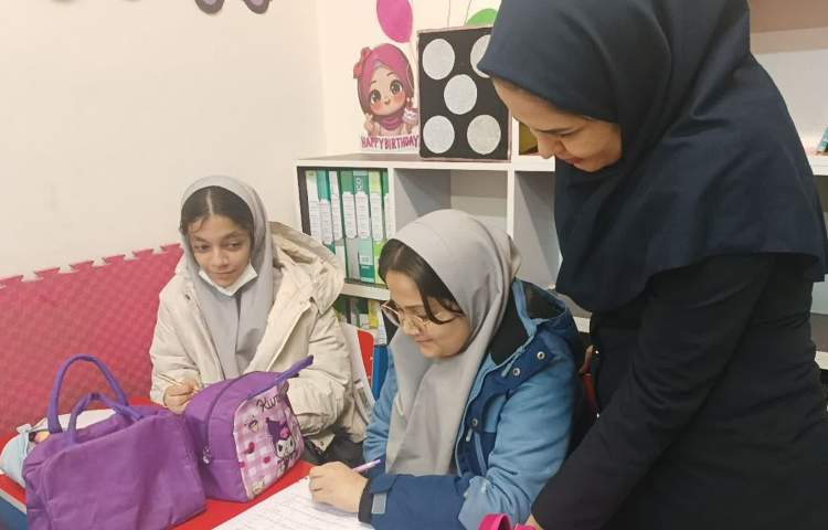 نظارت بر نحوه برگزاری آزمون مدادرنگی 1 5