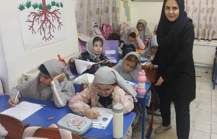 نظارت بر نحوه برگزاری آزمون مدادرنگی 1 7