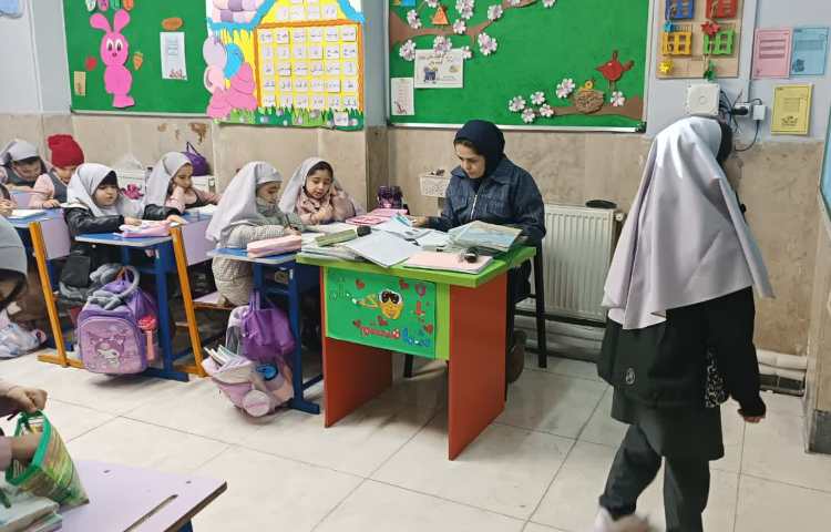 نظارت معاون آموزشی بر آموزش کلاس ها 3