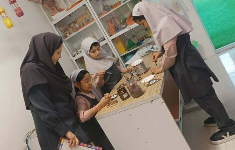 نظارت معاون آموزشی بر کلاس های کلوپ تکه های یخ، خنده های ریز 4