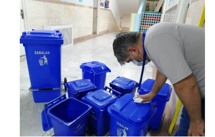 نظافت و ضدعفونی فضای دبستان در تعطیلی مدرسه و برگزاری کلاس های آنلاین 18