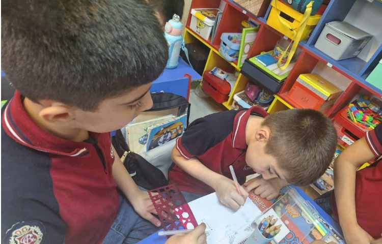 نقاشی آزاد پایه سوم 1