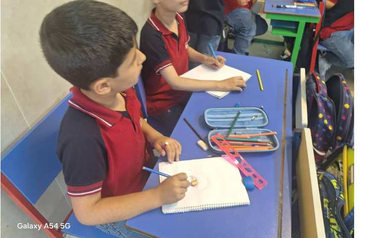 نقاشی آزاد پایه سوم 2