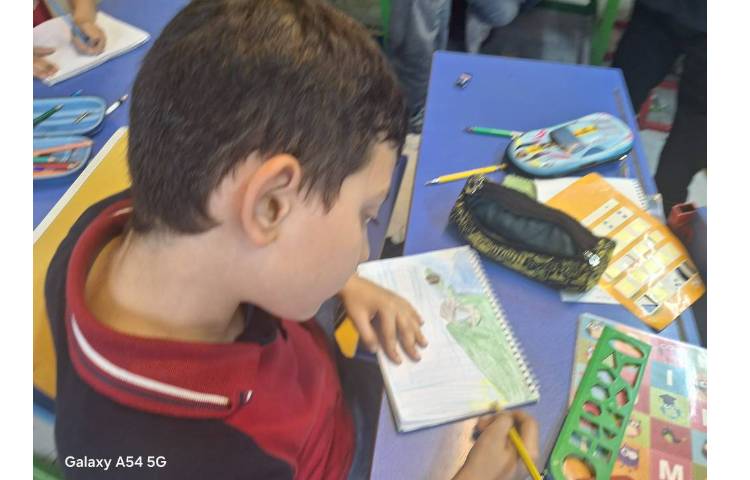 نقاشی آزاد پایه سوم 5