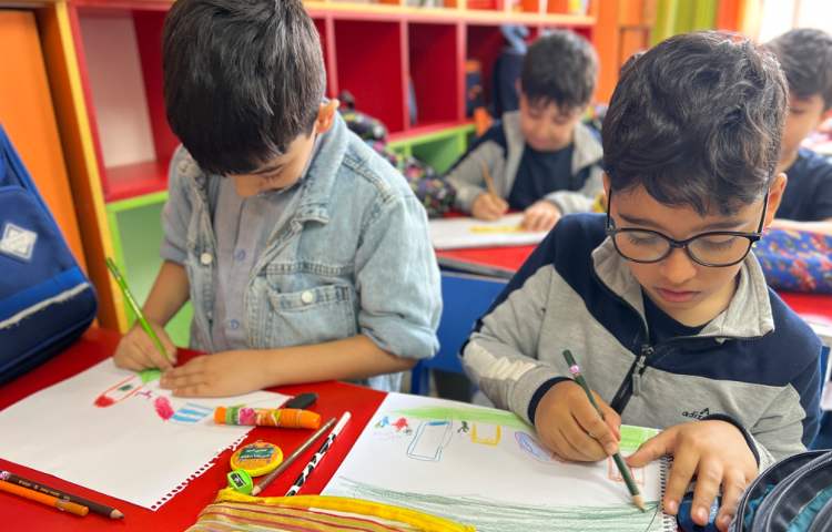 نقاشی از بستنی فروشی درپارک 4