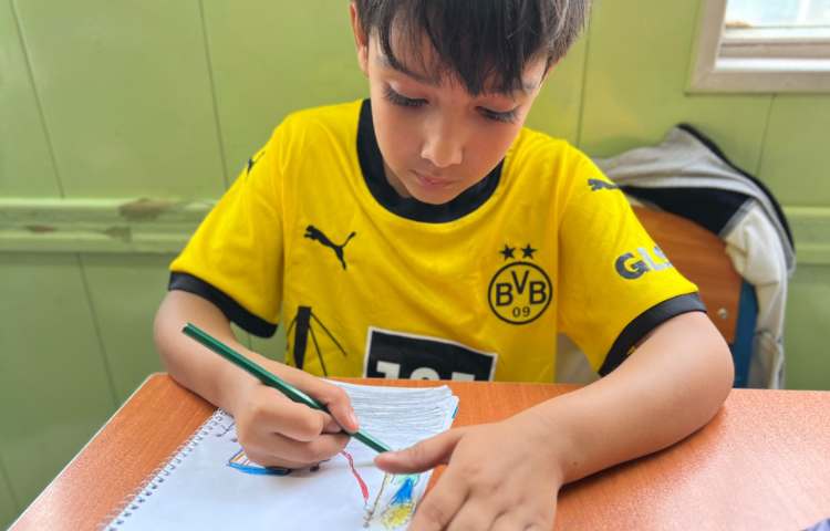 نقاشی از بستنی فروشی درپارک 6