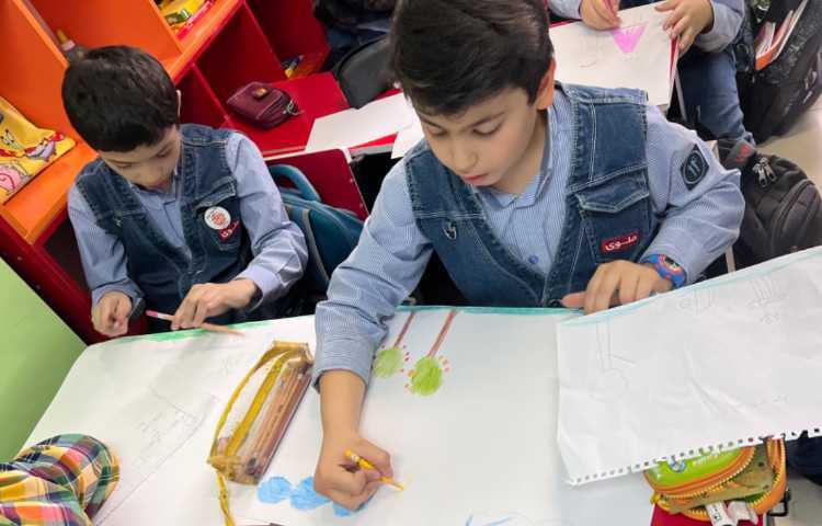 نقاشی از داستان خوانده شده 14