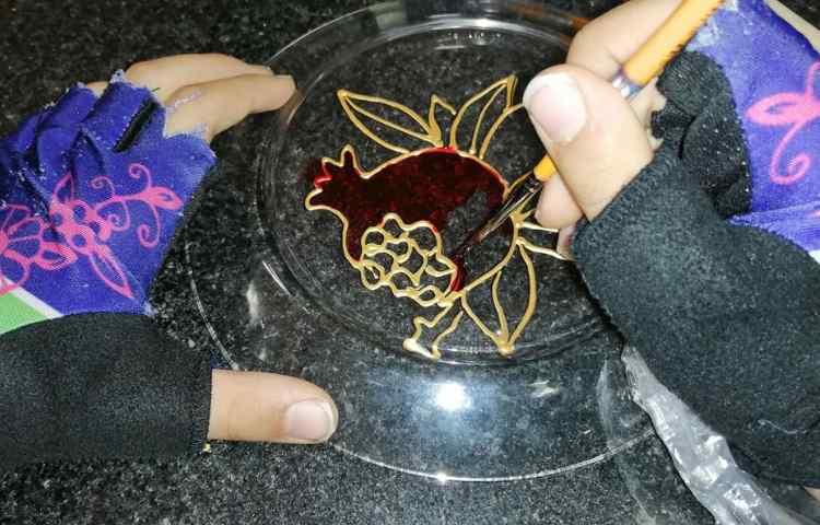 نقاشی با خمیر ویترای روی شیشه پایه ششم 1