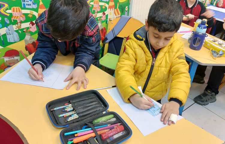 نقاشی با موضوع آکواریوم 7