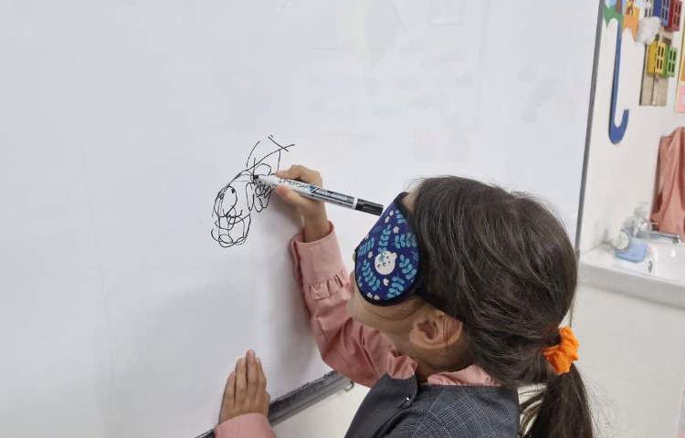 نقاشی با چشمان بسته 1