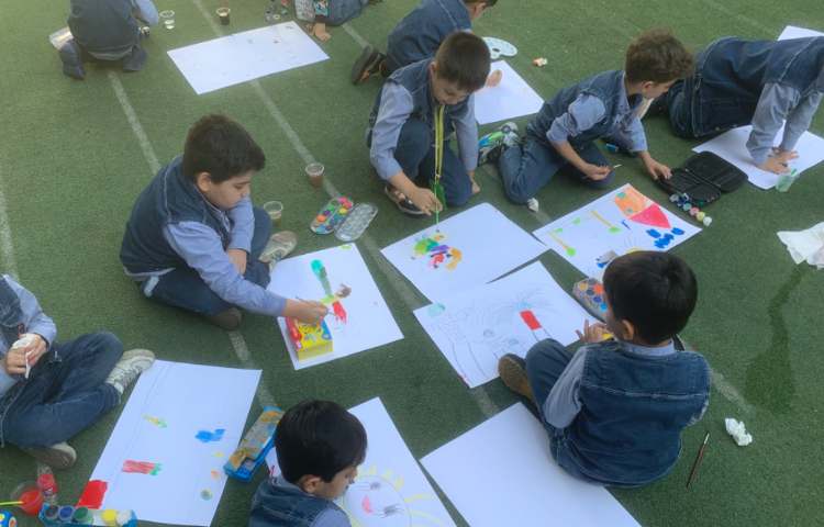 نقاشی برای مسابقه جان من کیست 1