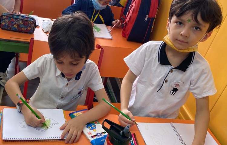 :نقاشی دایناسور، کلاس توت فرنگی 5