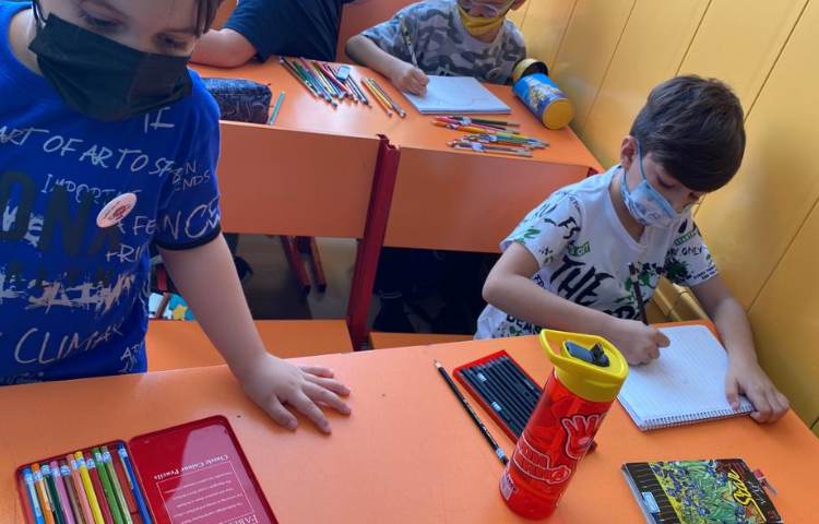 :نقاشی دایناسور، کلاس توت فرنگی 6