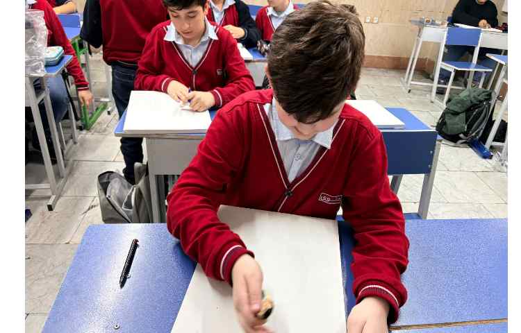 نقاشی روی بوم