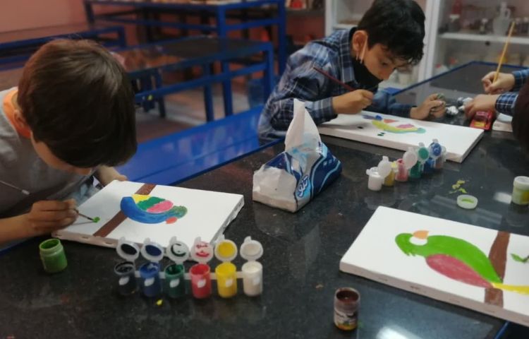 نقاشی روی سفال دانش اموزان پایه سوم دبستان 2