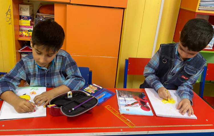 :نقاشی زنبور، کلاس انگور 1