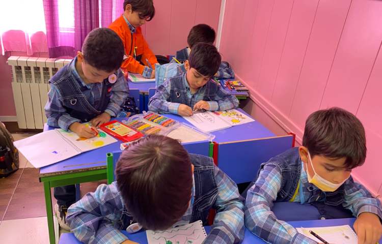 :نقاشی زنبور، کلاس سیب 1