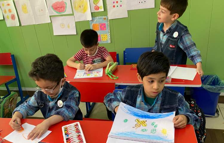 :نقاشی زنبور، کلاس گیلاس 2