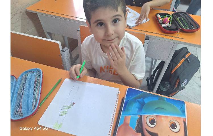 نقاشی شخصیت مورد علاقه 4