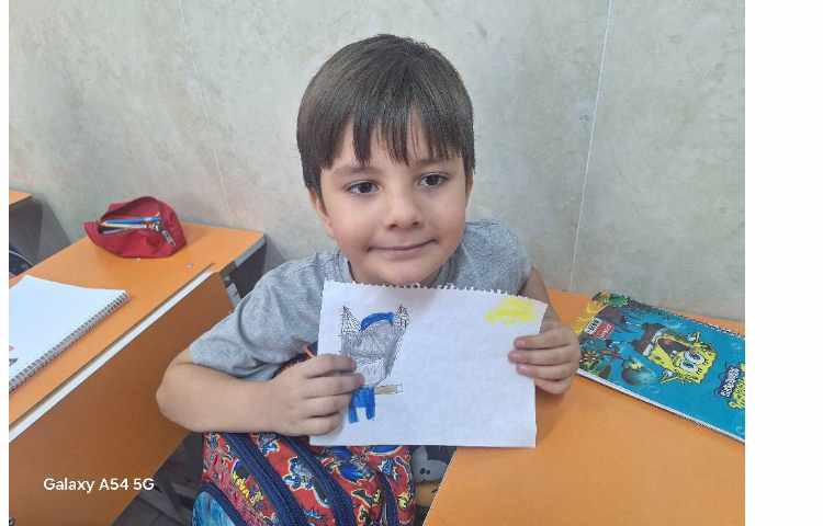 نقاشی شخصیت مورد علاقه 5