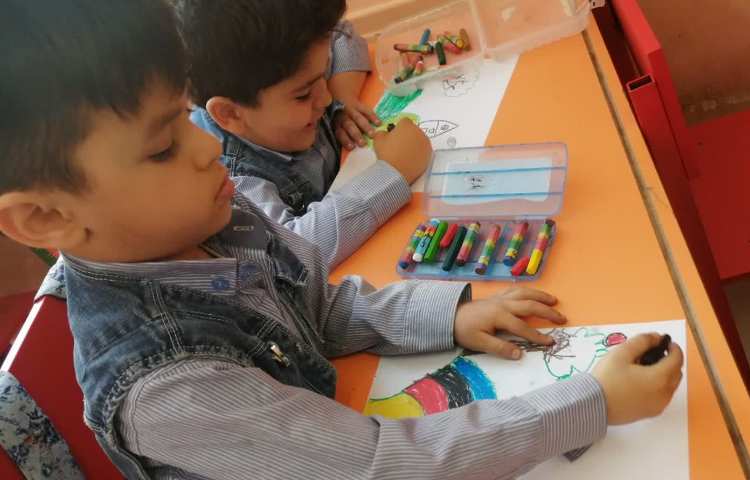 نقاشی طبیعت با رنگ انگشتی 1