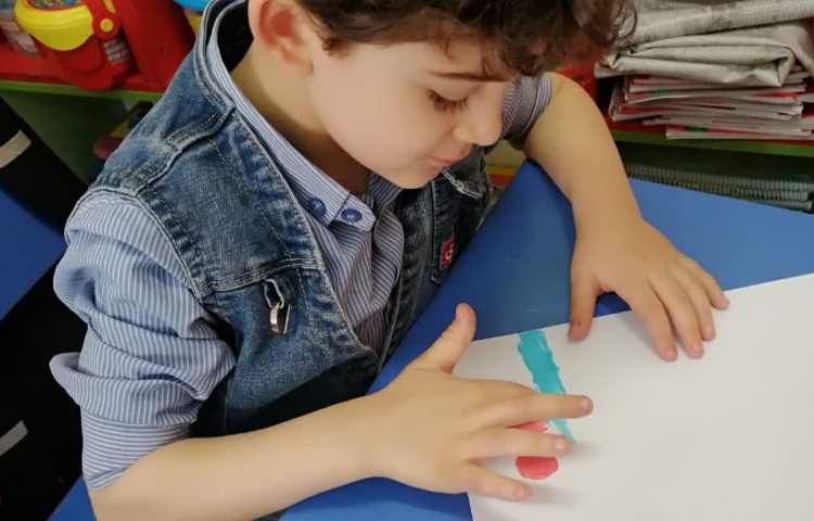 نقاشی طبیعت با رنگ انگشتی 2