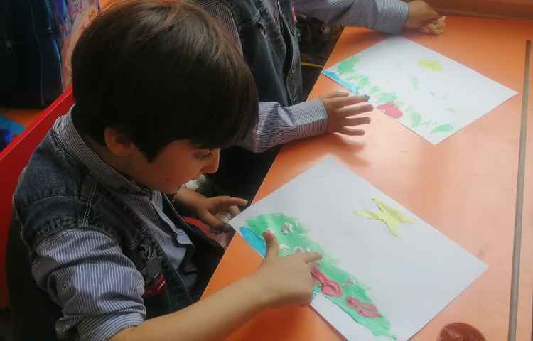 نقاشی طبیعت با رنگ انگشتی 4