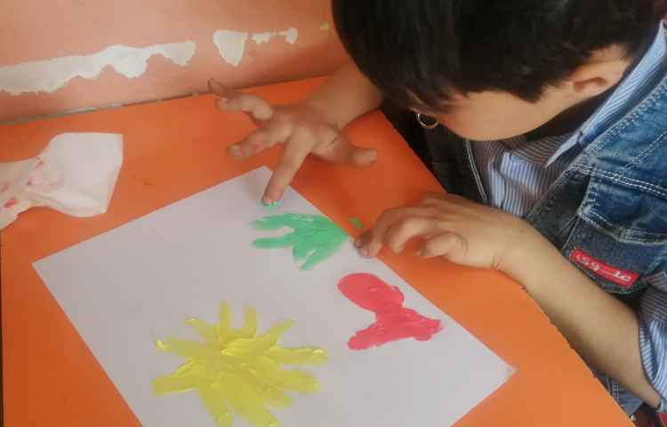 نقاشی طبیعت با رنگ انگشتی 6