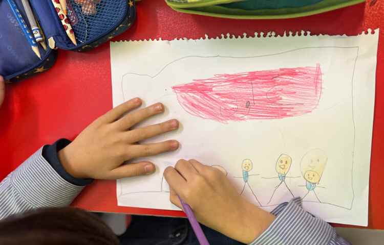 نقاشی فضای کلاس ودوستان خود 10