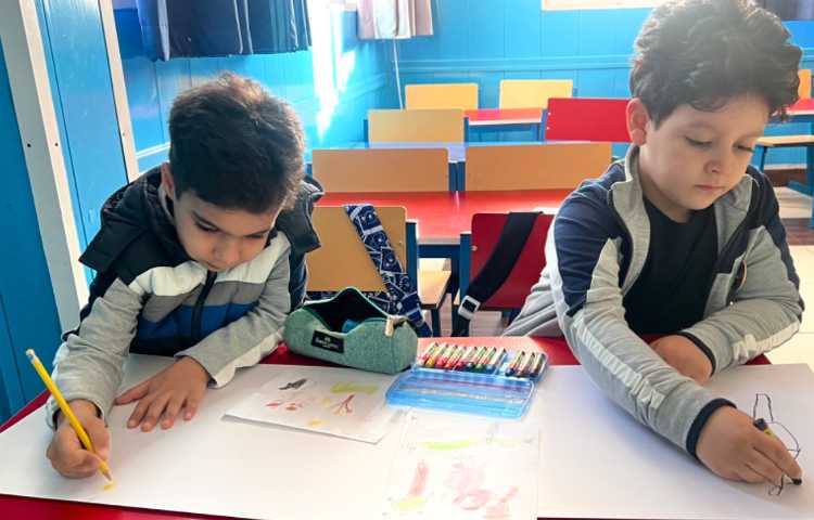 نقاشی مسابقه جان شما کیست