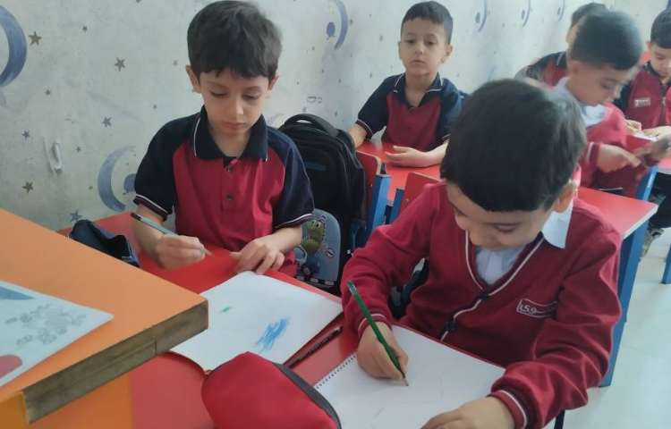 نقاشی نقشه گنج انجام شد.(هدف:تقویت خلاقیت و توانایی بازی سازی) 1