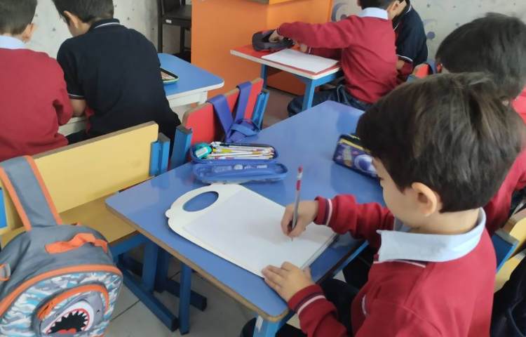 نقاشی نقشه گنج انجام شد.(هدف:تقویت خلاقیت و توانایی بازی سازی) 2