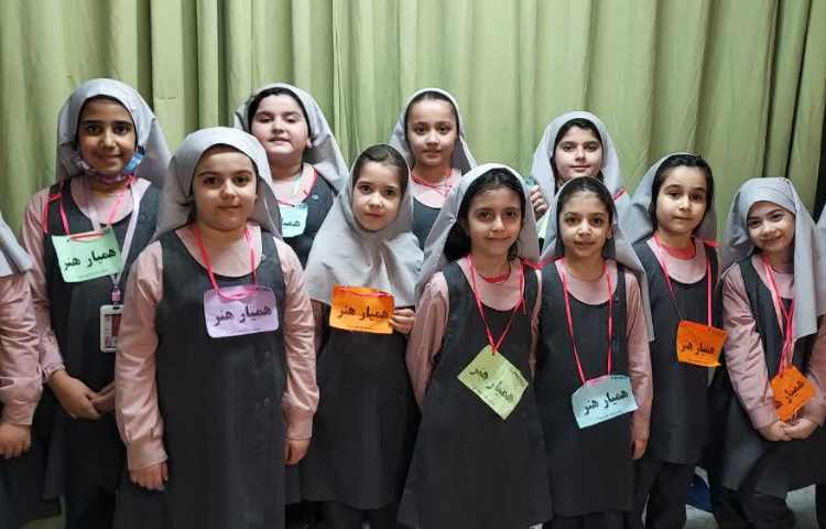 نقاشی و رنگ آمیزی دسته جمعی 1