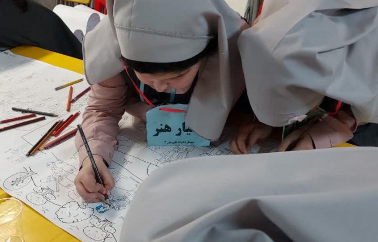 نقاشی و رنگ آمیزی دسته جمعی