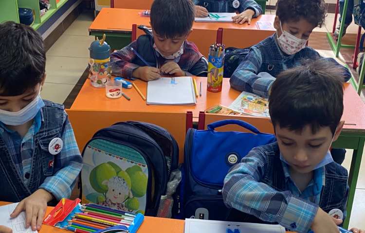 :نقاشی پسر، بستنی، بادبادک با حرف ب، کلاس توت فرنگی 3