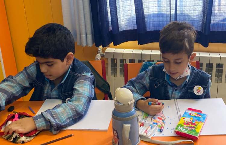 :نقاشی پسر، بستنی، بادبادک با حرف ب، کلاس توت فرنگی