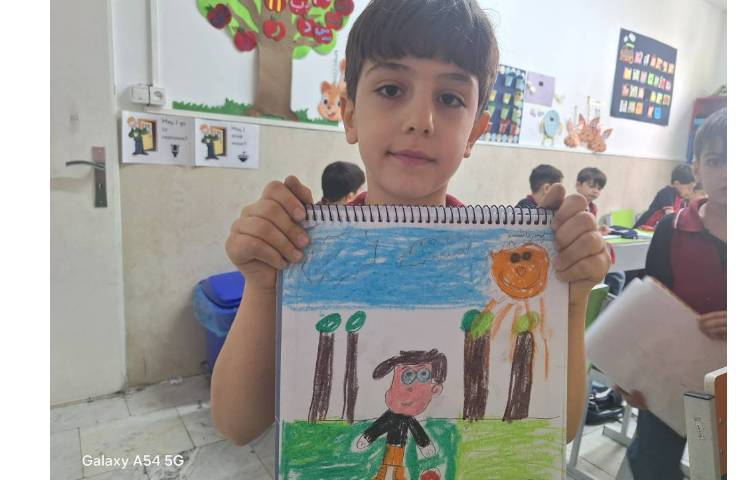 نقاشی پسر دانشمند پایه اول 2 4