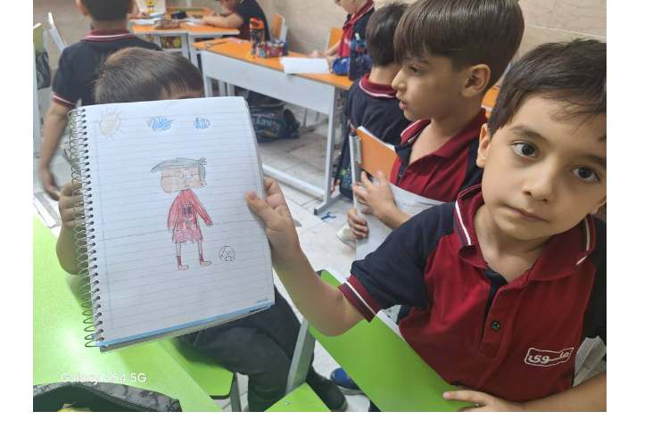 نقاشی پسر دانشمند پایه اول 2