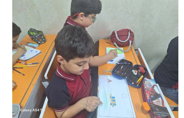 نقاشی پسر دانشمند پایه اول 4