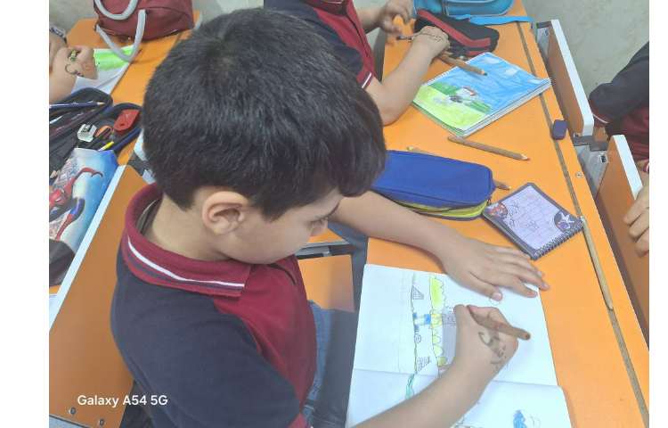 نقاشی پسر دانشمند پایه اول 6