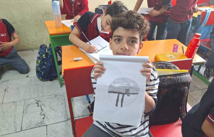 نقاشی گربه روی نرده پایه سوم 3 4