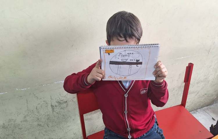 نقاشی گربه روی نرده پایه سوم 3