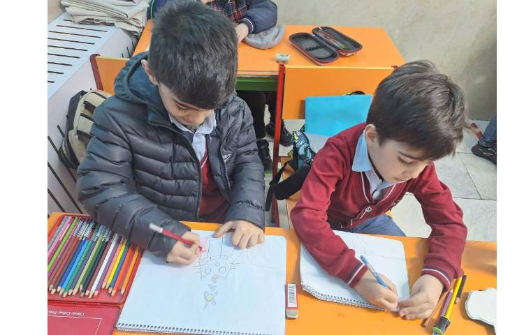 نقاشی :گربه شیطون داخل گلدان گل 1