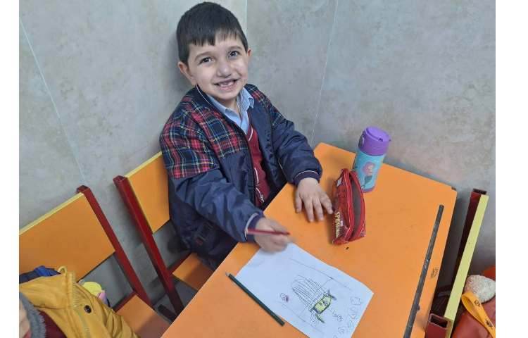 نقاشی :گربه شیطون داخل گلدان گل 3