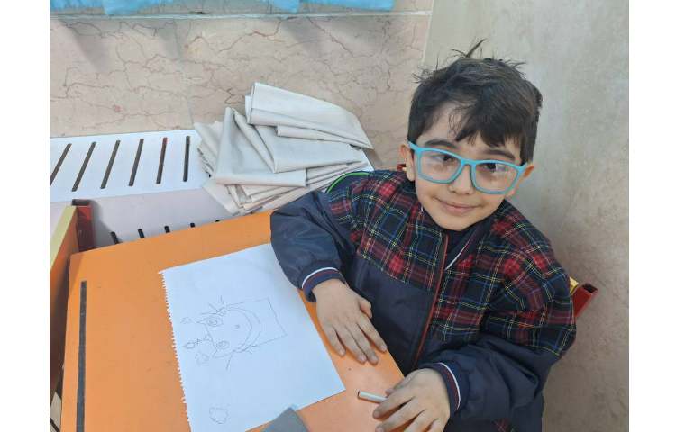 نقاشی :گربه شیطون داخل گلدان گل 5