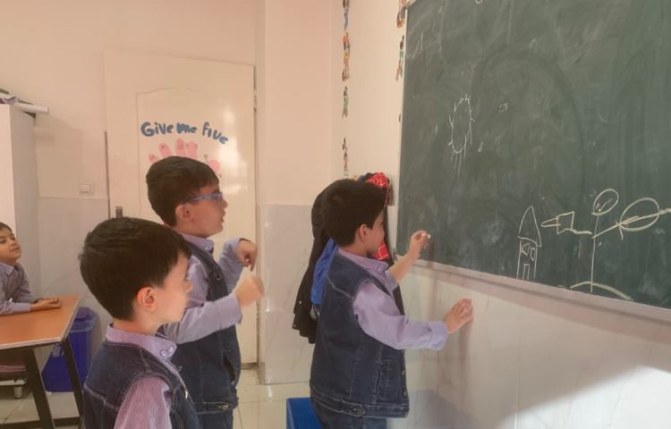 نقاشی گروهی با کمک خلاقیت 2