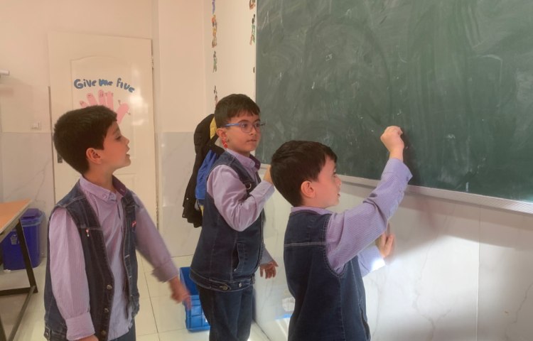 نقاشی گروهی با کمک خلاقیت 3